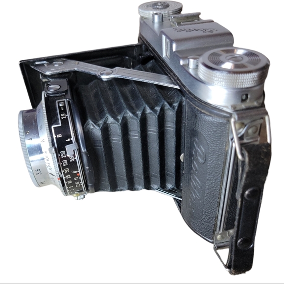 Vintage Black and Brown Camera with Leather Case - Picture 4 of 9